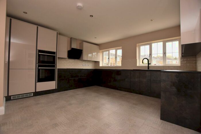 4 Bedroom Detached House To Rent In Shadwell Park Avenue, Shadwell, Leeds, LS17