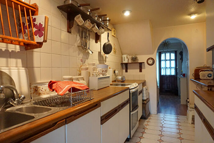 3 Bedroom End Of Terrace House For Sale In Hadley Road, Mitcham, CR4