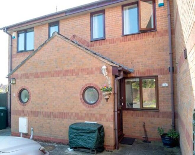 2 Bedroom Terraced House To Rent In Windsor Court, Coventry, CV4