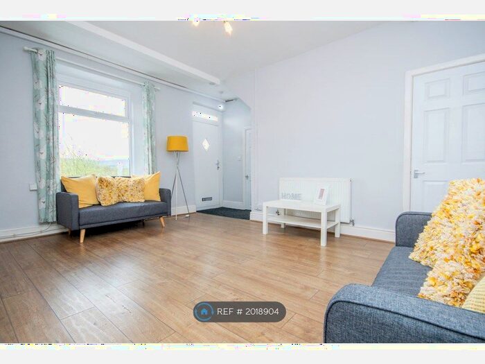 3 Bedroom Terraced House To Rent In High Street, Padiham, Burnley, BB12