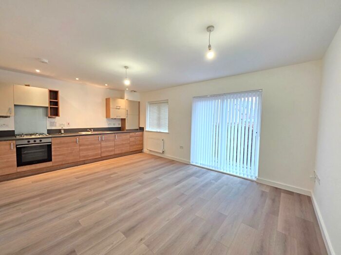 2 Bedroom Flat To Rent In Craigen Gardens, Ilford, IG3