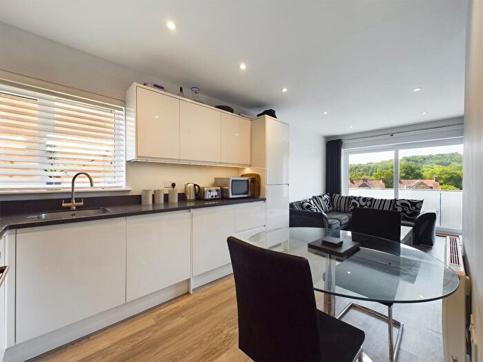 1 Bedroom Flat To Rent In Jem House, Grove Gardens, High Wycombe, HP13