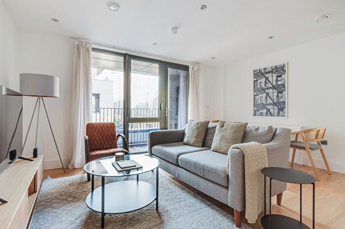 2 Bedroom Flat To Rent In Royal Borough Of Kensington And Chelsea, W10