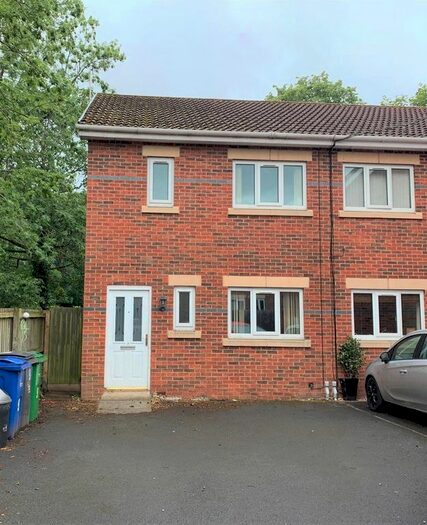 3 Bedroom Semi-Detached House To Rent In Rosyth Close, Fearnhead, Warrington, WA2