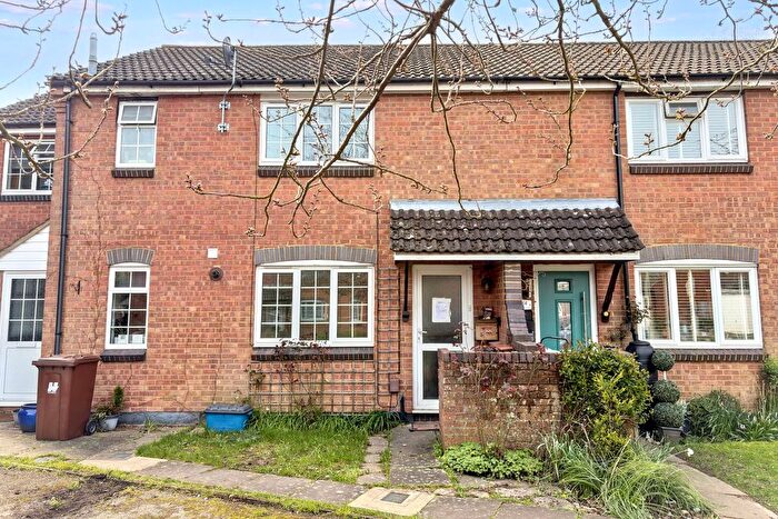 1 Bedroom Terraced House For Sale In Pinewood Close, Borehamwood, WD6