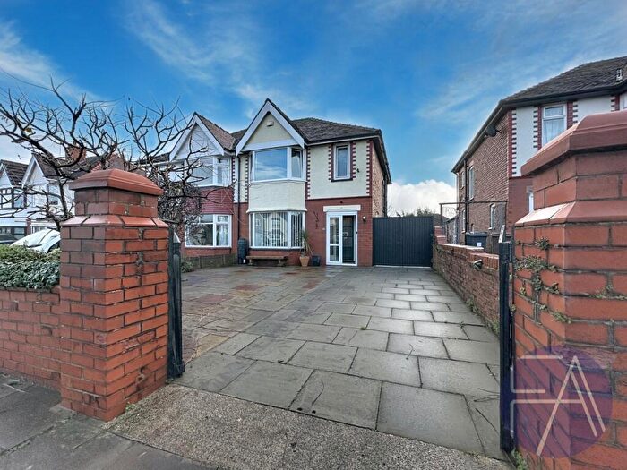 3 Bedroom Semi-Detached House For Sale In Lyndhurst Road, Southport, Merseyside, PR8