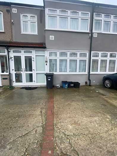 6 Bedroom Terraced House To Rent In Eton Road, Ilford, IG1