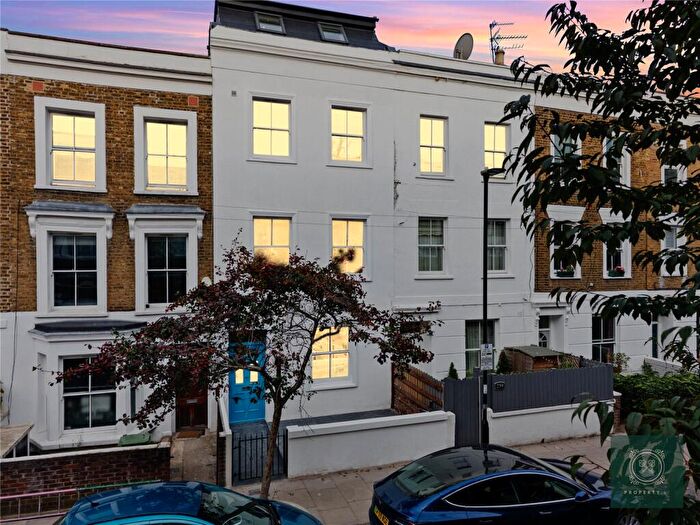 4 Bedroom Terraced House For Sale In Sussex Way, London, N19