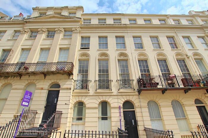 Studio To Rent In Oriental Place, Brighton, BN1