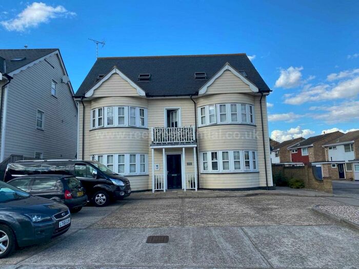 2 Bedroom Penthouse To Rent In Hart Road, Benfleet, SS7