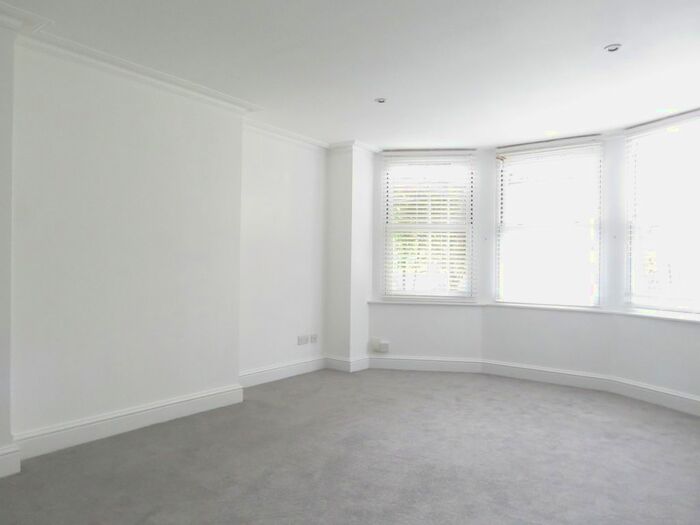 Studio To Rent In The Gardens, East Dulwich, London SE22