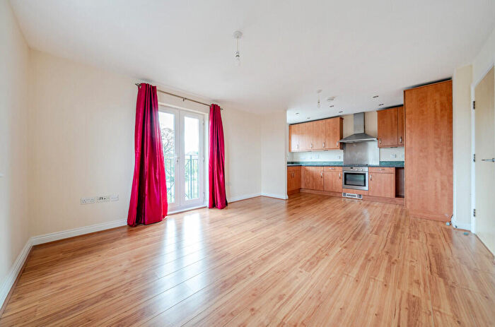 2 Bedroom Flat For Sale In Elm Road, Sidcup, DA14