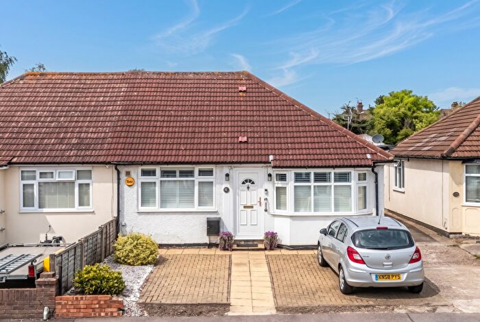 3 Bedroom Semi-Detached Bungalow For Sale In Abbotts Walk, Bexleyheath, DA7