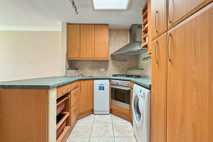 3 Bedroom Terraced Bungalow For Sale In Bedroom Terraced Bungalow In Fishbourne, PO19