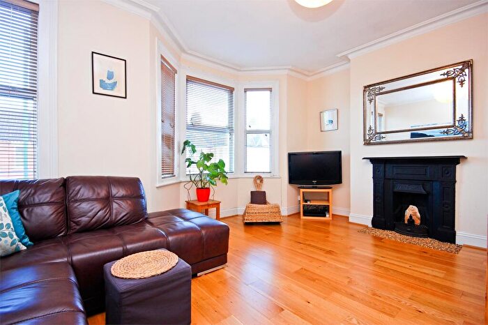 2 Bedroom Apartment To Rent In Litchfield Gardens, London, NW10