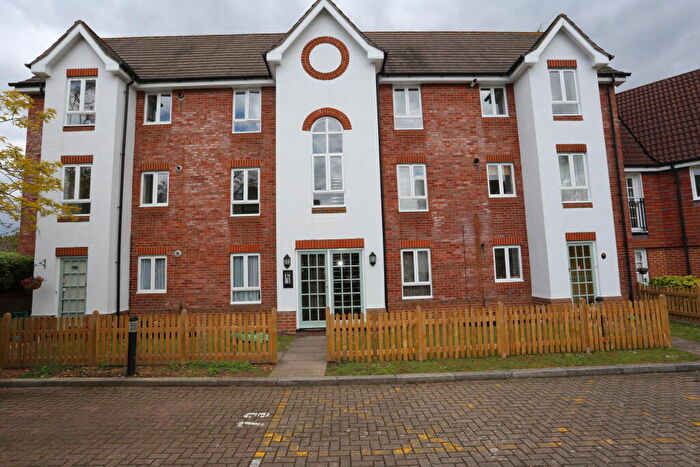 2 Bedroom Flat To Rent In Hartigan Place, Woodley, Reading, RG5