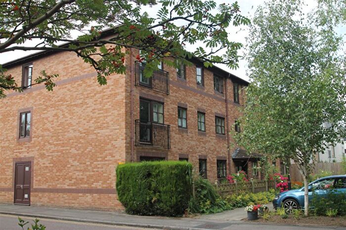 2 Bedroom Flat For Sale In Wetherby Road, Harrogate, HG2