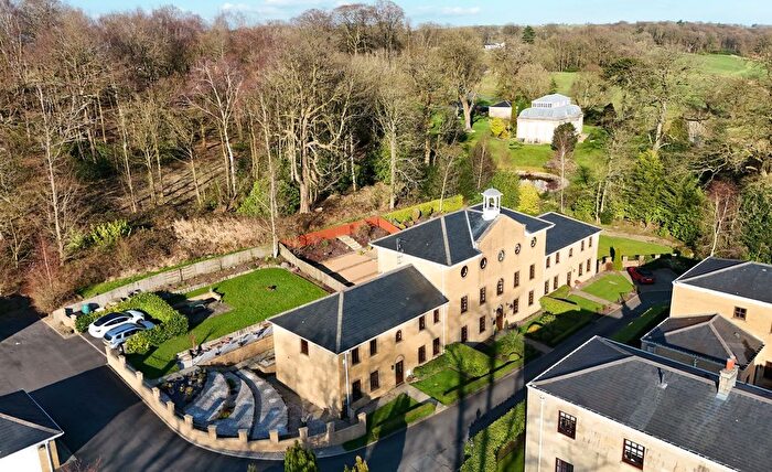 2 Bedroom Flat For Sale In Woodfold Park, Mellor, BB2