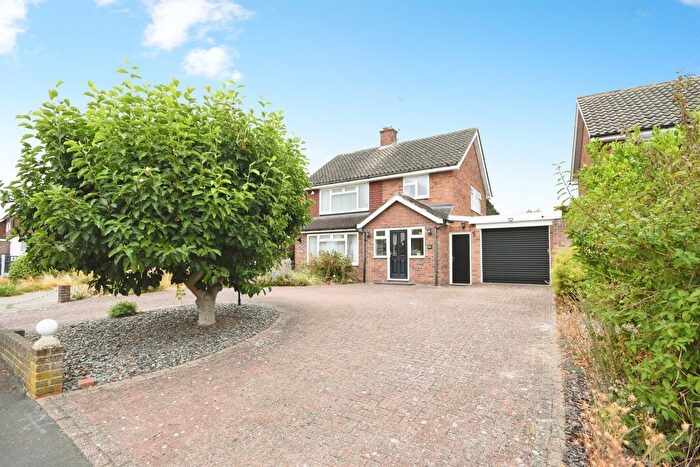 4 Bedroom Detached House For Sale In Britten Crescent, Great Baddow, Chelmsford, CM2