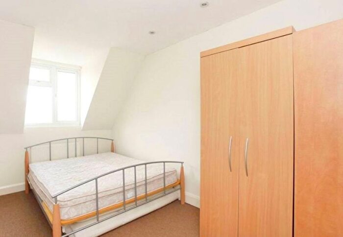 1 Bedroom Flat To Rent In Golders Green Road, London, NW11