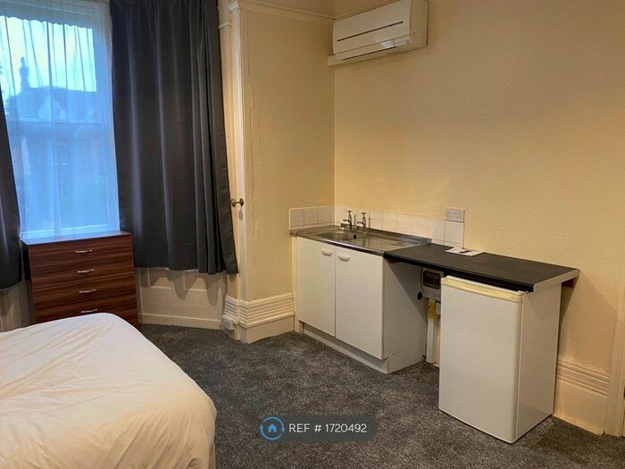 1 Bedroom Flat To Rent In Guildford, Guildford, GU1
