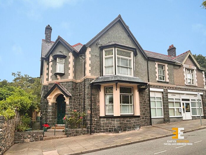8 Bedroom Semi-Detached House For Sale In Village Road, Llanfairfechan, LL33