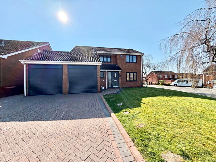4 Bedroom Detached House For Sale In Borrowdale Close, Lakeside, Brierley Hill, DY5