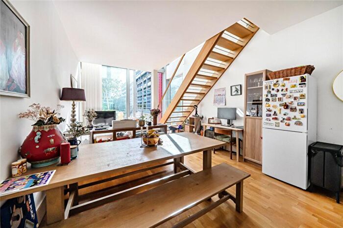 1 Bedroom Apartment For Sale In Highbury Stadium Square, London, N5