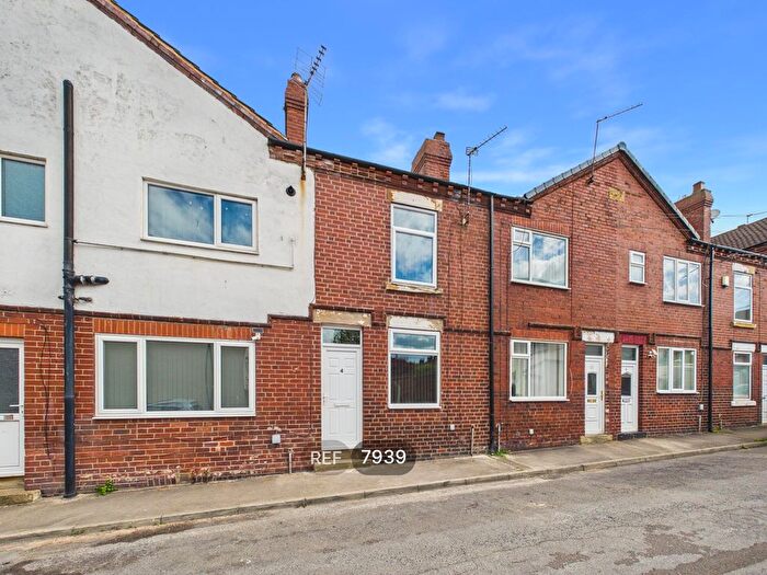 1 Bedroom Terraced House To Rent In York Street, Normanton, WF6