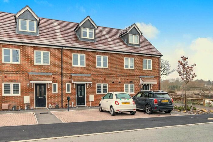 4 Bedroom Terraced House To Rent In Howlett Grove, Wokingham, RG41