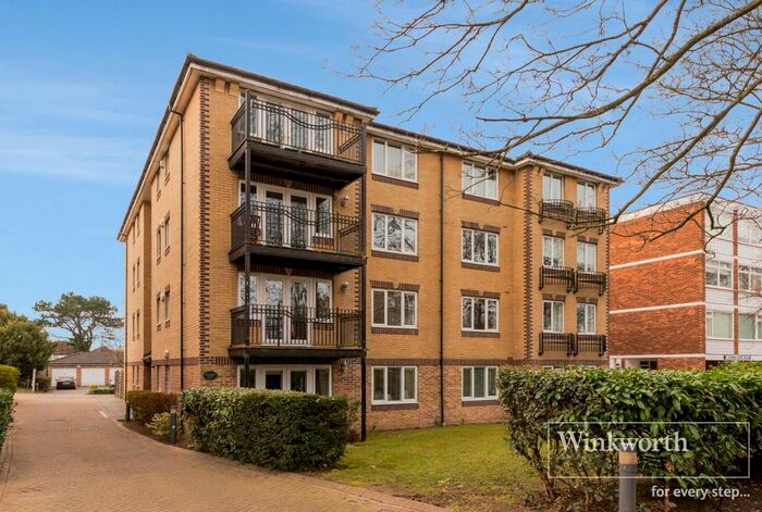 2 Bedroom Flat To Rent In Copers Cope Road, Beckenham, Kent, BR3