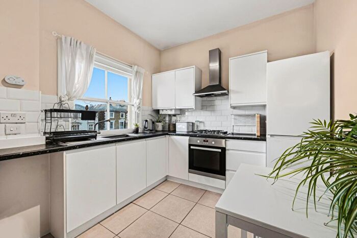 1 Bedroom Flat For Sale In Camden Road, Tufnell Park, NW1