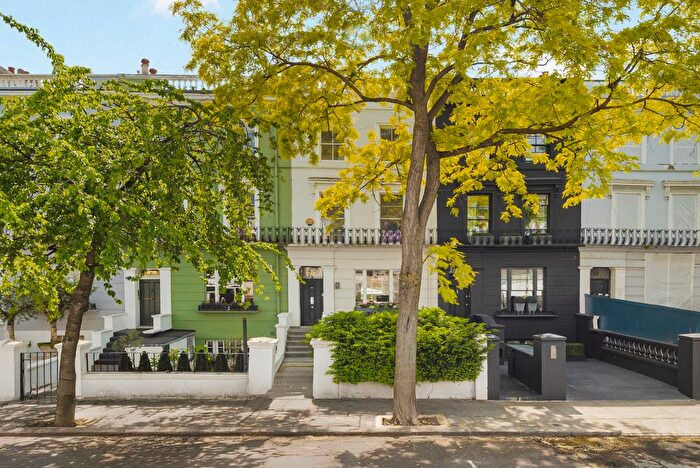 5 Bedroom Town House For Sale In Westbourne Grove, London, W11
