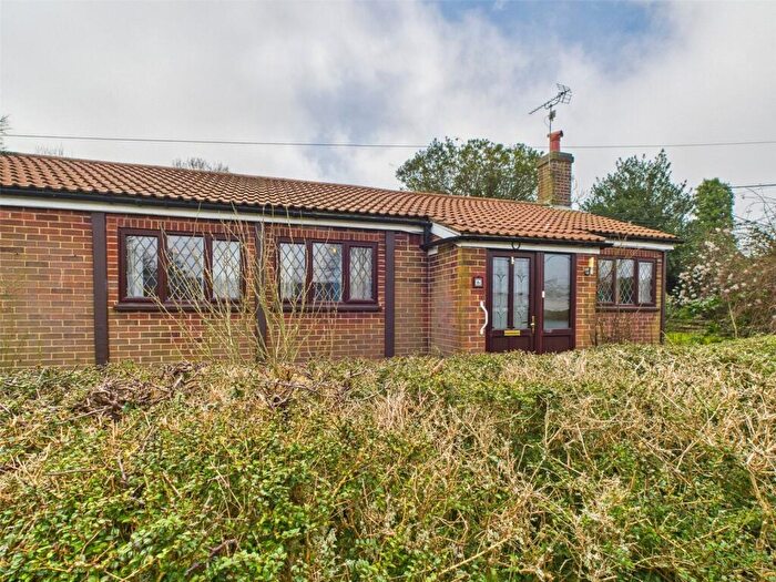 2 Bedroom Bungalow For Sale In Cottington Close, Kingsclere, Newbury, Hampshire, RG20