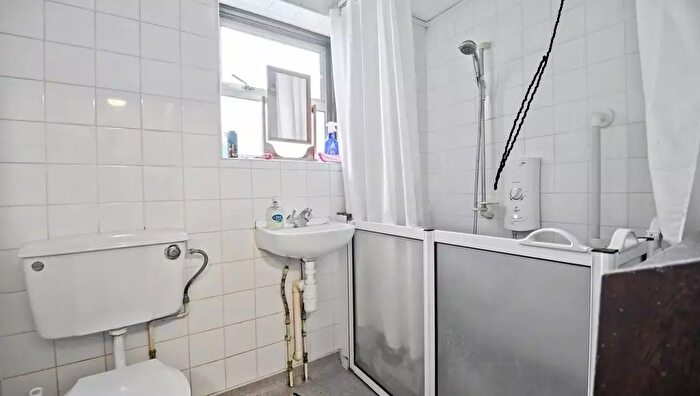 3 Bedroom Terraced House For Sale In Bow, London, E3
