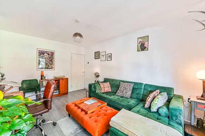 1 Bedroom Flat To Rent In Binfield Road, Stockwell, London, SW4