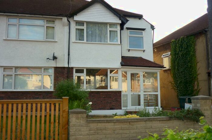 3 Bedroom End Of Terrace House To Rent In Clock House Road, Beckenham, BR3