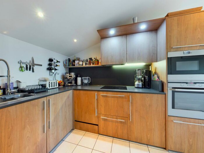 1 Bedroom Apartment To Rent In Chertsey, Surrey, KT16