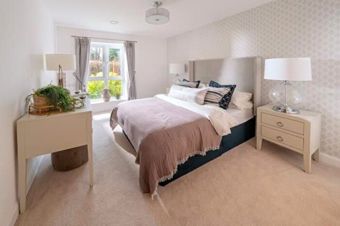 1 Bedroom Flat For Sale In Henley-On-Thames, Oxfordshire, RG9