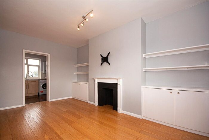 1 Bedroom Flat To Rent In Gowrie Road, London, SW11