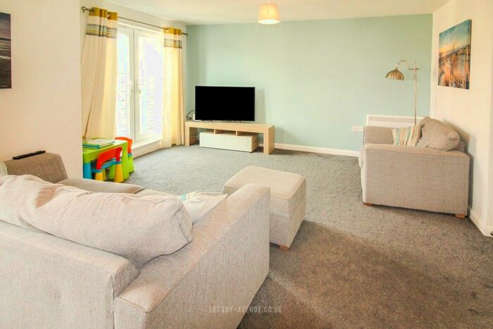 2 Bedroom Flat To Rent In Fenton Place, Middleton, Leeds, LS10