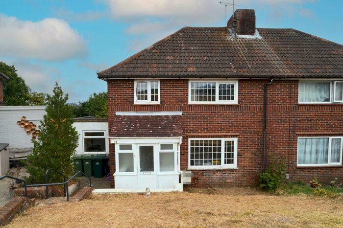 5 Bedroom Semi-Detached House To Rent In Roundway, Brighton, BN1