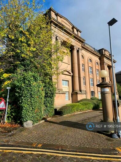 1 Bedroom Flat To Rent In Highfields Road, Huddersfield, HD1