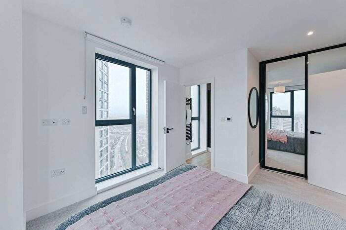 2 Bedroom Flat For Sale In London Square Croydon, Croydon, CR0