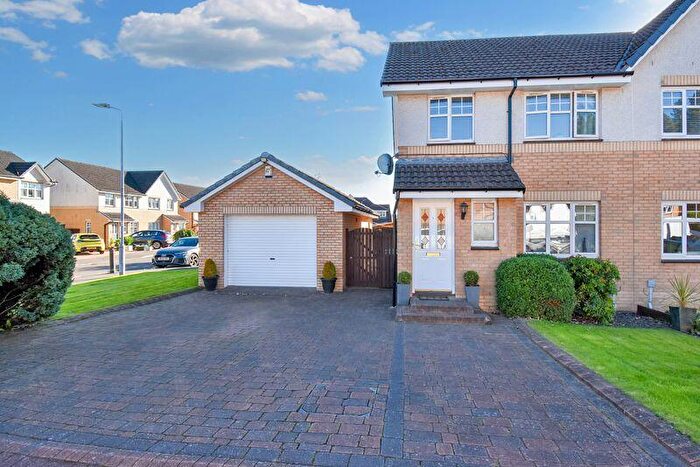 3 Bedroom Semi-Detached House For Sale In South Dumbreck Road, Kilsyth, G65