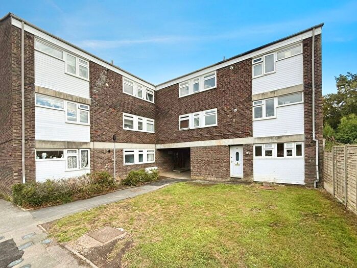 1 Bedroom Studio For Sale In Ringwood, Bracknell, Berkshire, RG12