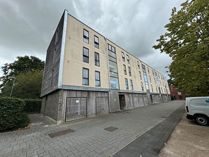 2 Bedroom Flat To Rent In Lime Tree Square, Street, Somerset, BA16