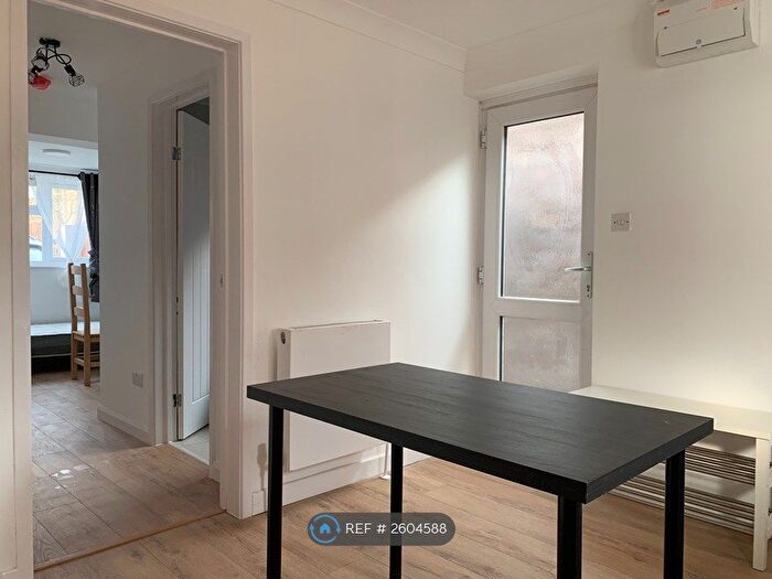 1 Bedroom Maisonette To Rent In Tiverton Way, Cambridge, CB1