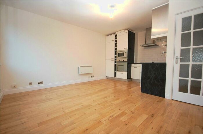 1 Bedroom Apartment To Rent In Regents Park Road, Finchley, London, N3