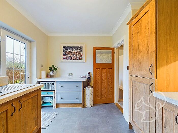 4 Bedroom Detached House For Sale In Straight Road, Colchester, CO3